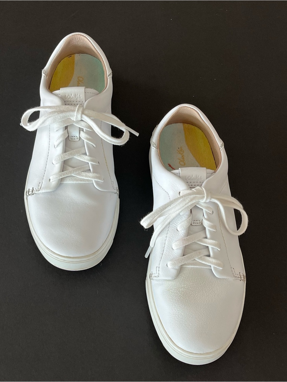 OluKai Pehuea Li ‘ILI Premium Island Inspired White Leather Sneakers Size 8